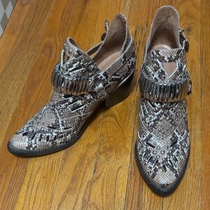 Jeffrey Campbell Calhoun Snakeprint Boots